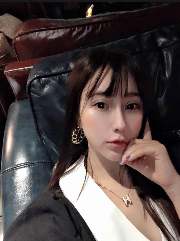 白领丽人，让人浴霸不能