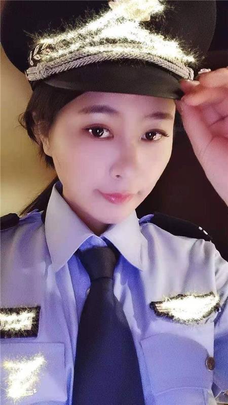 风Sao大屁股轻熟姐姐